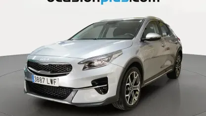 Usado Kia XCeed 120 CV (88 kW) 2022 Gris plata SUV
