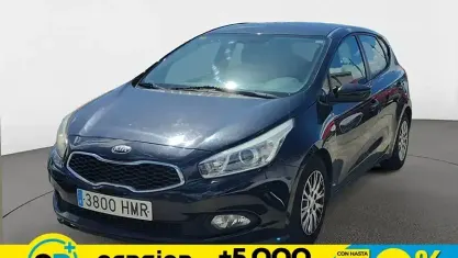 Usado Kia Ceed GT 90 CV (66 kW) 2012 Negro Utilitario