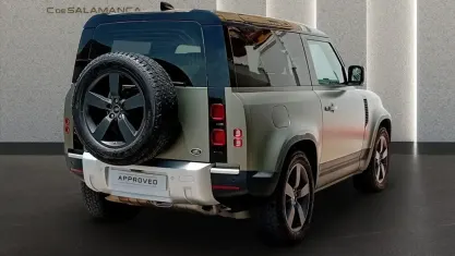 Usado Land Rover Defender SE 400 CV (294 kW) 2021 Verde SUV