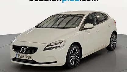 Usado Volvo V40 Momentum 122 CV (89 kW) 2018 Blanco Utilitario
