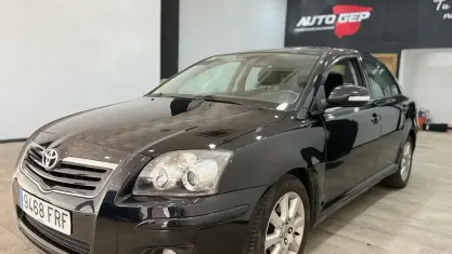 Usado Toyota Avensis Sol 126 CV (92 kW) 2007 Negro Berlina