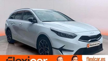 Usado Kia Ceed Style 101 CV (74 kW) 2025 Blanco Utilitario