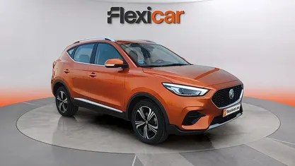 Usado MG ZS Comfort 106 CV (77 kW) 2022 Naranja Berlina