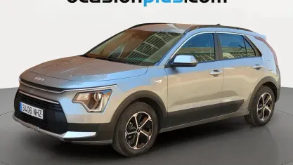 Usado Kia Niro 139 CV (102 kW) 2025 Gris SUV