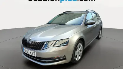Käytetty Skoda Octavia Style 150 HP (110 kW) 2019 Peessi Farmari