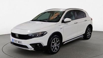 Używany Fiat Tipo Cross 131 KM (96 kW) 2022 Biały Hatchback