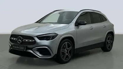 Gris plata Usado 2024 Mercedes GLA200 SUV | 42.900 € (Precio justo)