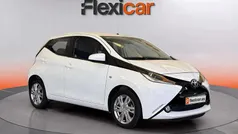 Blanco Usado 2015 Toyota Aygo X-cite Utilitario | 10.390 € (Precio justo)