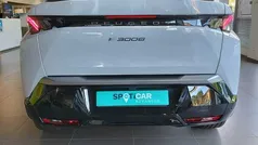 Peugeot e-3008