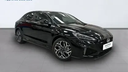 Nuevo Hyundai i30 N Line 100 CV (73 kW) 2026 Negro Berlina