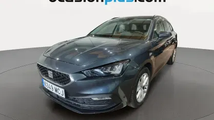 Usado Seat Leon Style 110 CV (80 kW) 2022 Gris Utilitario
