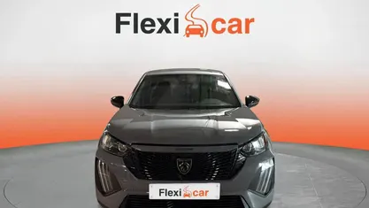 Usado Peugeot 2008 Active 100 CV (73 kW) 2023 Gris SUV