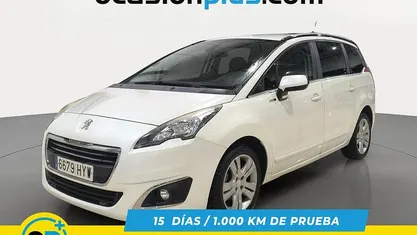 Usado Peugeot 5008 Style 115 CV (84 kW) 2014 Monovolumen