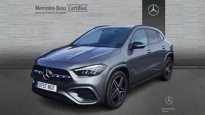 Usado Mercedes GLA200 AMG line 150 CV (110 kW) 2025 Gris montaña SUV