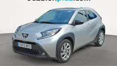 Gris Usado 2024 Toyota Aygo Play Utilitario | 13.455 € (Precio justo)