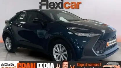 Begagnad Toyota C-HR Active 140 HK (102 kW) 2024 Röd SUV
