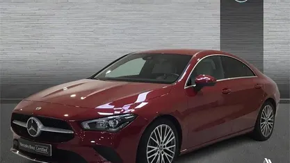 Usado Mercedes CLA200 150 CV (110 kW) 2021 Rojo Berlina