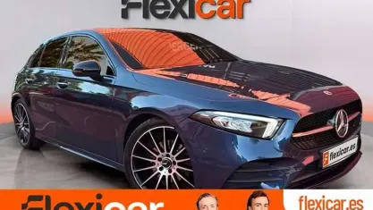 Usado Mercedes A180 136 HP (100 kW) 2021 Azul Sedan