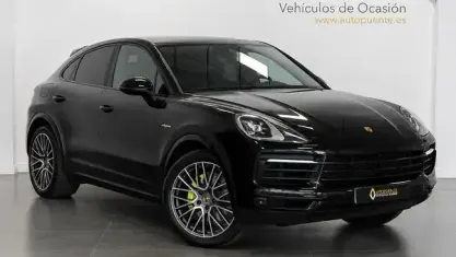 Usado Porsche Cayenne E-Hybrid 462 CV (339 kW) 2022 Negro SUV