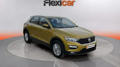 Usado VW T-Roc Advance 116 CV (85 kW) 2019 Amarillo SUV