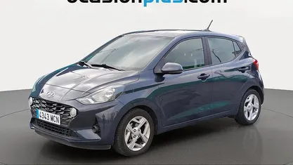 Usado Hyundai i10 67 CV (49 kW) 2022 Gris Utilitario
