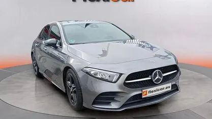 Usado Mercedes A180 116 CV (85 kW) 2022 Gris Utilitario