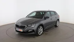 Gris Usado 2022 Skoda Scala Ambition Utilitario | 17.799 € (Precio justo)