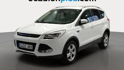Usado Ford Kuga Trend 120 CV (88 kW) 2016 Blanco SUV