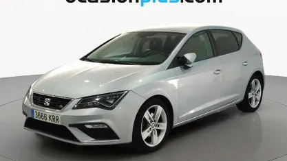 Usado Seat Leon FR 125 CV (91 kW) 2018 Gris plata Utilitario