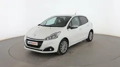 Blanco Usado 2019 Peugeot 208 Signature Sky Utilitario | 9599 € (Buen precio)