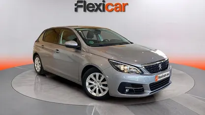 Usado Peugeot 308 Style 131 CV (96 kW) 2020 Gris Utilitario