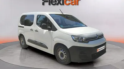 Usado Citroën Berlingo Feel 102 CV (75 kW) 2020 Blanco Monovolumen