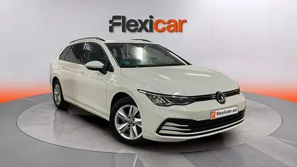 Usado VW Golf VIII Life 116 CV (85 kW) 2022 Blanco Familiar