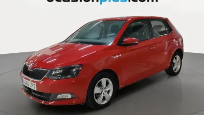 Usado Skoda Fabia 90 CV (66 kW) 2016 Rojo Utilitario