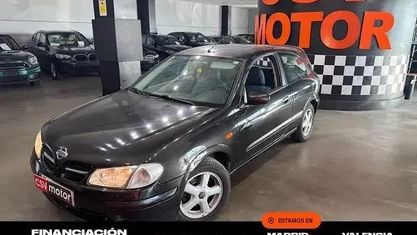 Używany Nissan Almera 90 KM (66 kW) 2002 Czarny Sedan/Limuzyna
