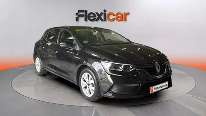 Usado Renault Mégane IV LIMITED 140 CV (102 kW) 2020 Negro Berlina