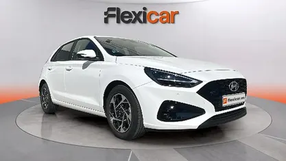 Usado Hyundai i30 120 CV (88 kW) 2024 Blanco Berlina