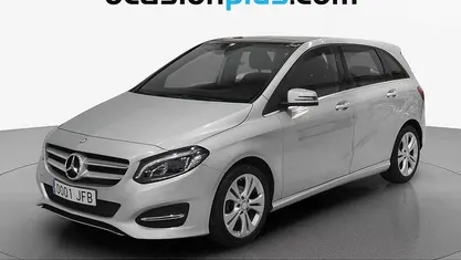 Usado Mercedes B180 109 CV (80 kW) 2015 Gris plata Monovolumen