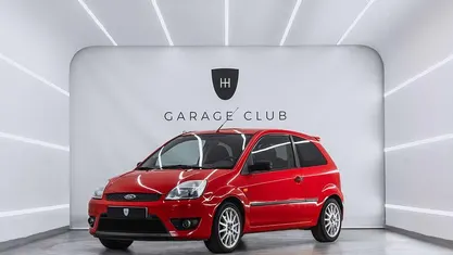 Usado Ford Fiesta Sport 101 CV (74 kW) 2005 Rojo Utilitario