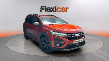 Usado Dacia Jogger Expression 110 CV (80 kW) 2023 Granate Monovolumen