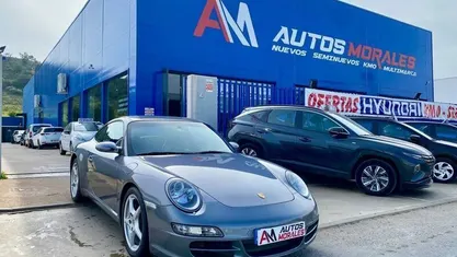 Gris Usado 2005 Porsche 911 Carrera 4 Coupe | 54.900 €