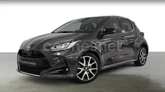 Gris / plata Usado 2021 Toyota Yaris Hybrid Style Berlina | 18.490 € (Precio justo)