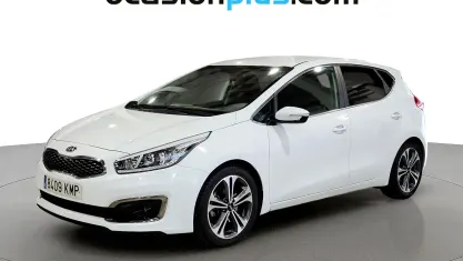Käytetty Kia Ceed 120 HP (88 kW) 2018 Valkoinen Viistoperä