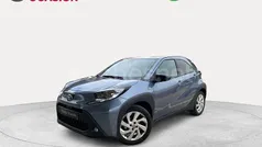 Usado 2024 Toyota Aygo Play Utilitario | 14.690 € (Precio justo)