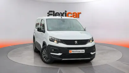 Usado Peugeot Rifter Active 102 CV (75 kW) 2022 Blanco Monovolumen
