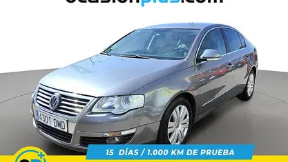 Usado VW Passat Highline 140 CV (102 kW) 2005 Plateado Berlina