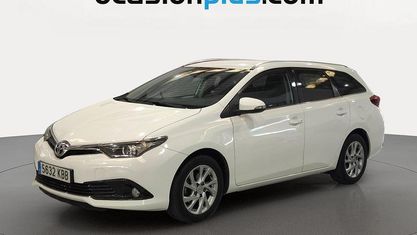 Usado Toyota Auris Active 116 CV (85 kW) 2017 Blanco Familiar
