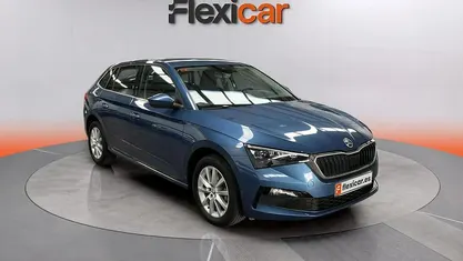 Usado Skoda Scala Ambition 110 CV (80 kW) 2021 Azul Utilitario