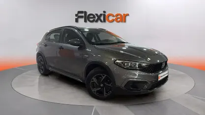 Usado Fiat Tipo Cross 131 CV (96 kW) 2022 Gris Berlina