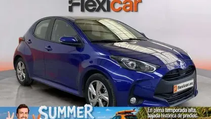Usado Toyota Yaris Hybrid Active 92 CV (67 kW) 2025 Azul Berlina